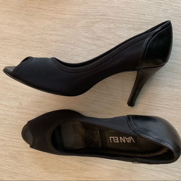 Black Vaneli peep toe heels - Picture 2 of 3